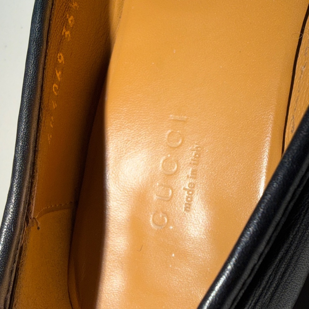 Women's Gucci Jordaan Loafer
Elegant flat loafer with 0.5 heel in size 36.5 - Picture 4 of 5